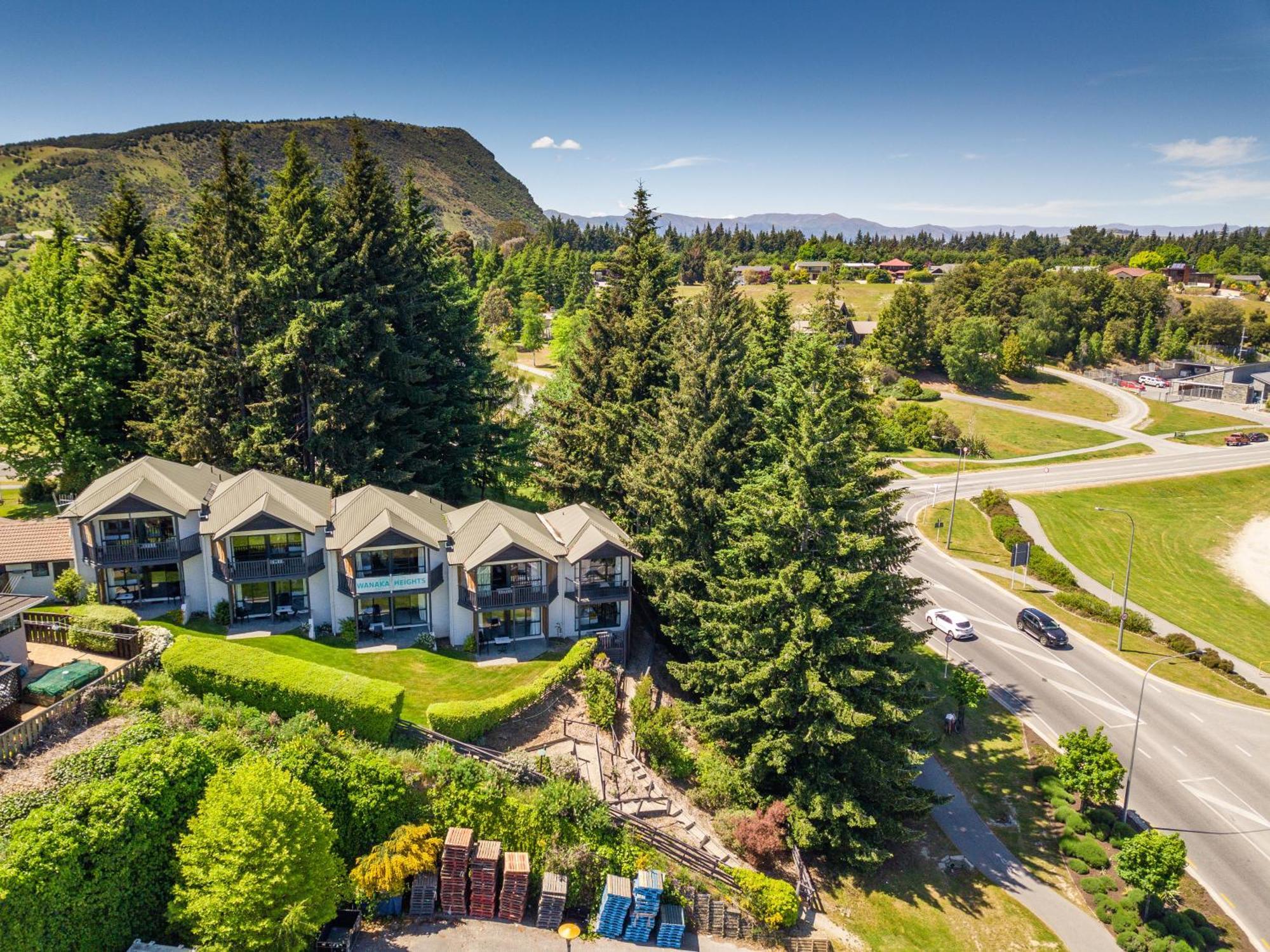 Ride Base Wanaka Apartments Εξωτερικό φωτογραφία